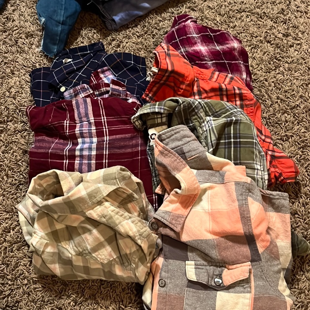 Flannel bundle. 7 shirts